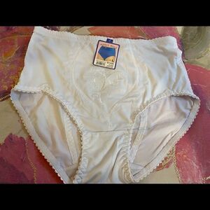 🥀Maria Rosa High waist Embroidered Underwear-L
